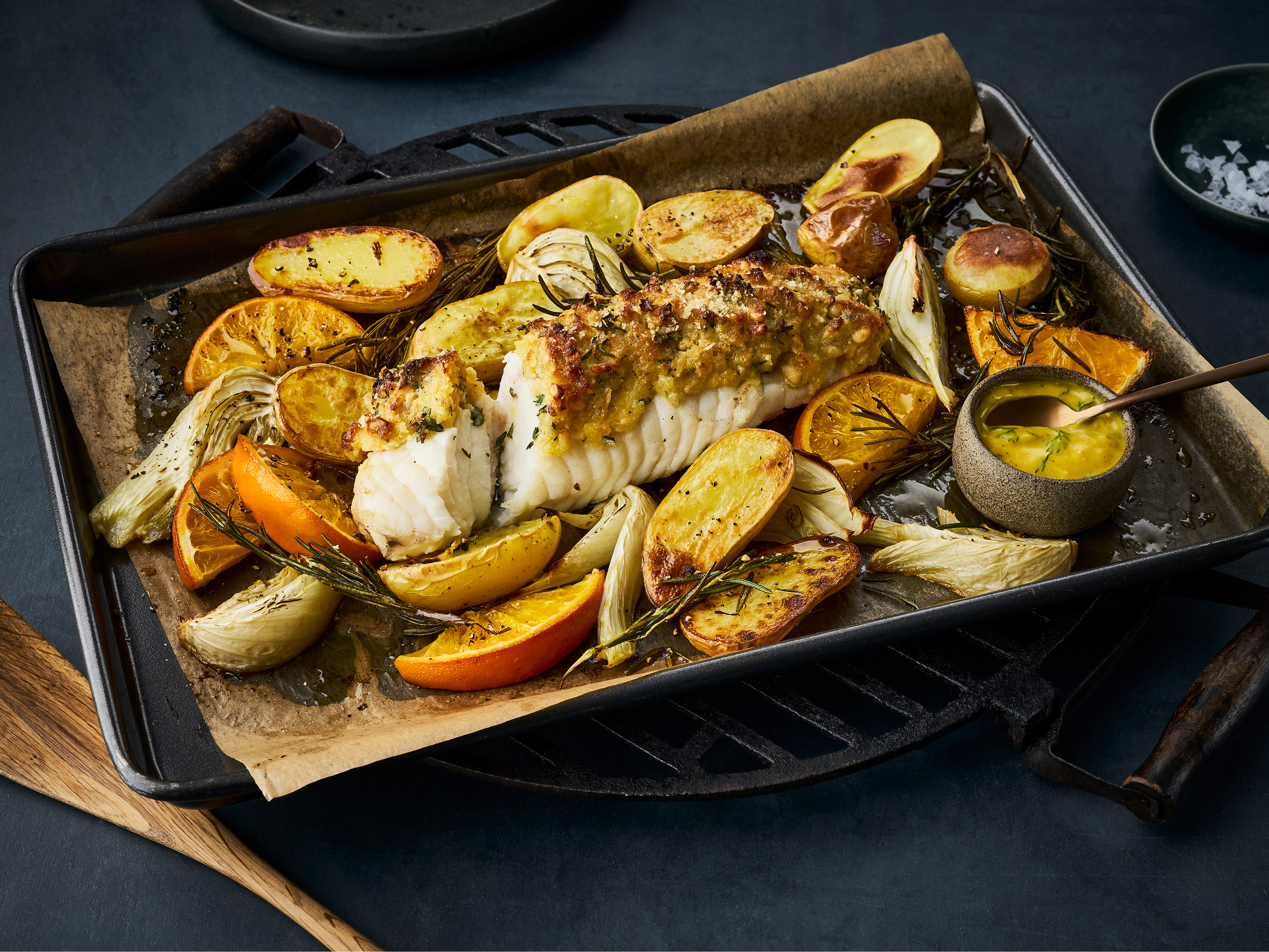 Rezept: Seeteufel mit Orangen-Pinienkernkruste Rezept: Seeteufel mit Orangen-Pinienkernkruste