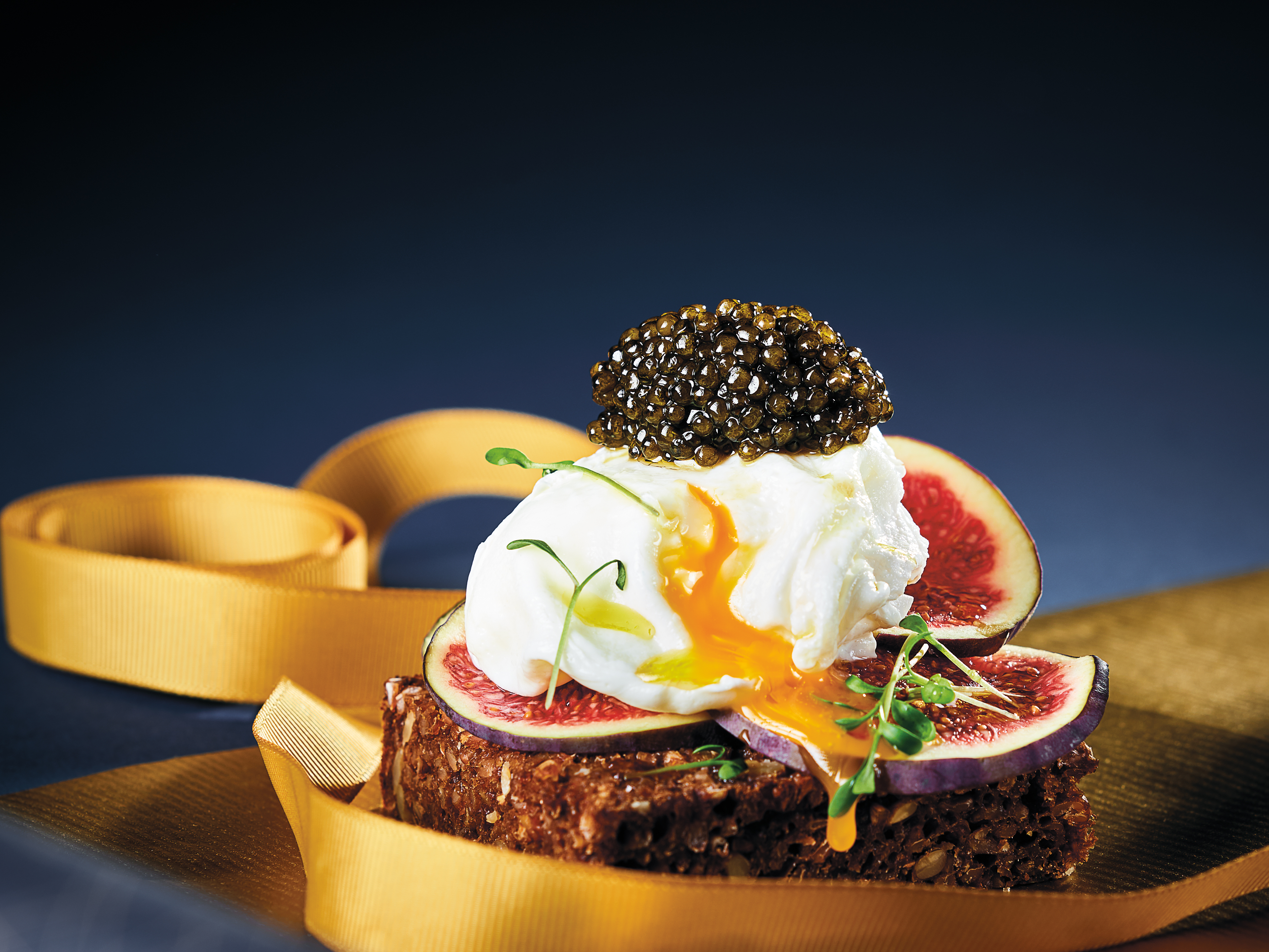 Rezept: Kaviar auf pochiertem Ei