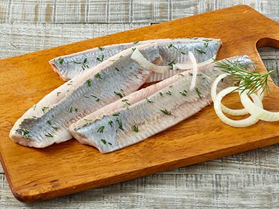 Matjes-Typen-Emder-Zwiebelmatjesfilet