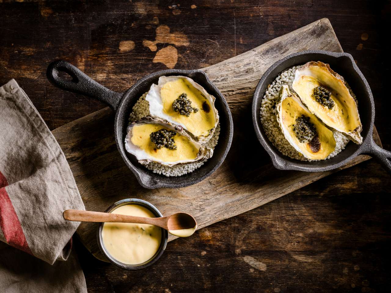 Überbackene Auster aus dem Raclette