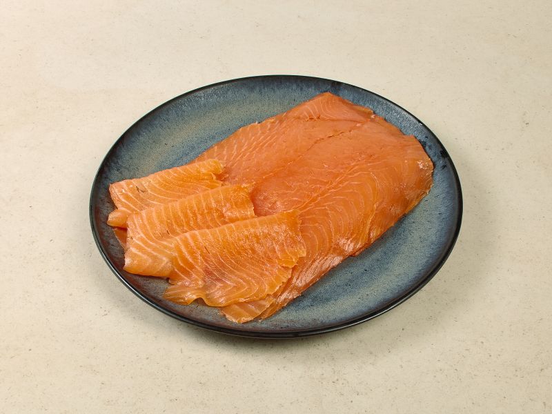 Rezept: Räucherlachs-Toast mit Kräuterei und Lachskaviar Rezept: Räucherlachs-Toast mit Kräuterei und Lachskaviar