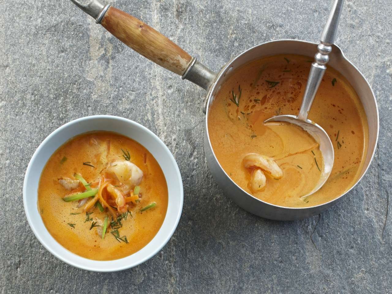 Rezept: Krustentiersuppe mit Currysahne