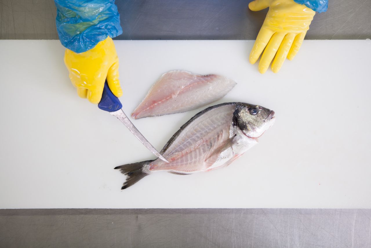 Wie filetiere ich eine Dorade? Wie filetiere ich eine Dorade?