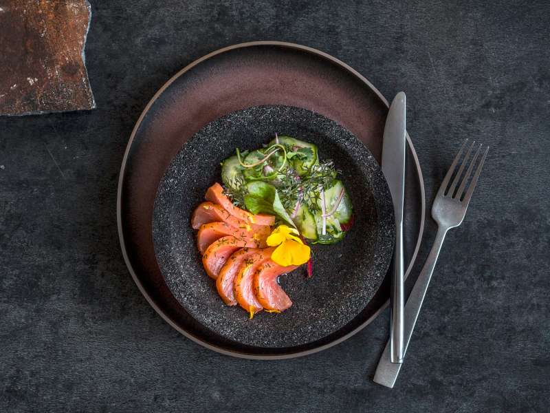 Lachs Orange mit Gin-Gurkensalat