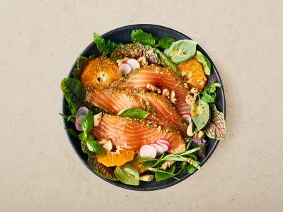 Wintersalat mit gebeiztem Lachs