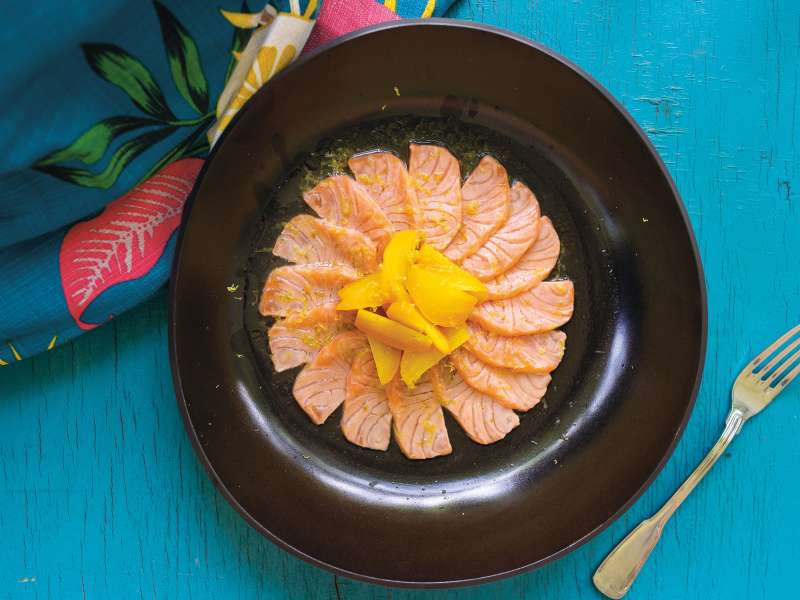 Lachs-Ceviche mit Gelber Bete