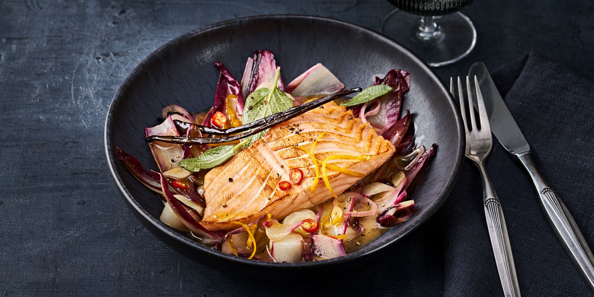 Lachsfilet Vanille-Salbei-Eissigbuter