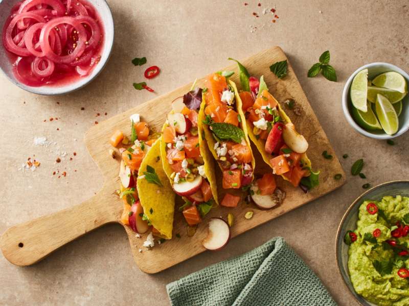 Tacos mit Räucherlachswürfeln                  