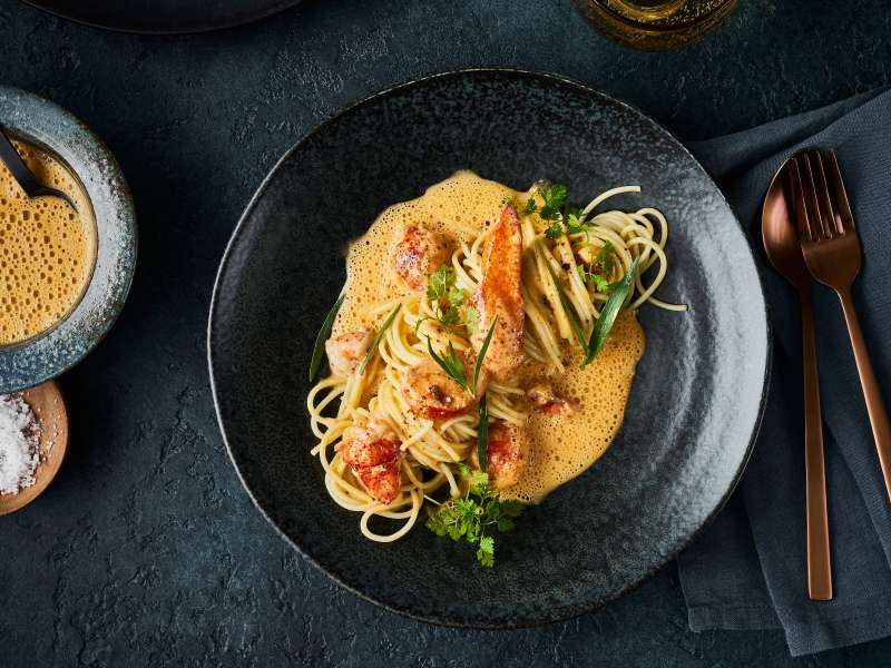 Hummer-Pasta mit Krustentierschaum