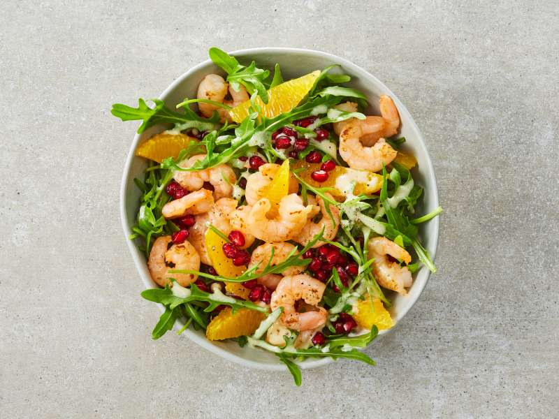 Rucola-Orangensalat mit Garnelen und Granatapfel
