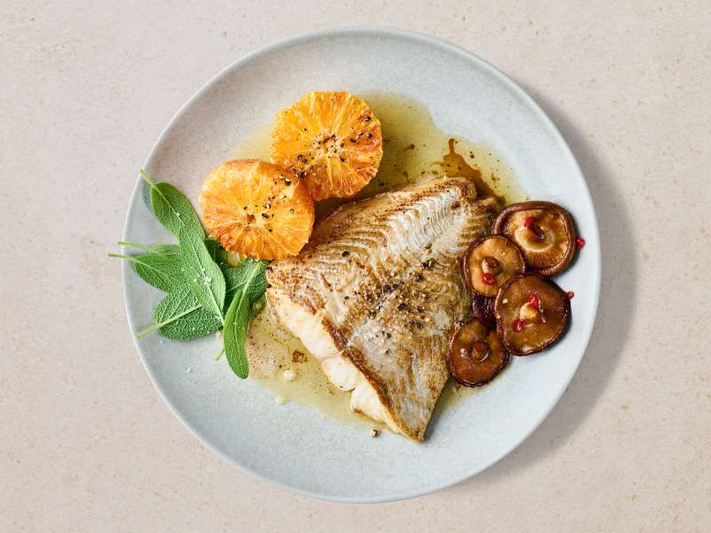 Seelachsfilet in Blutorangen-Salbeibutter