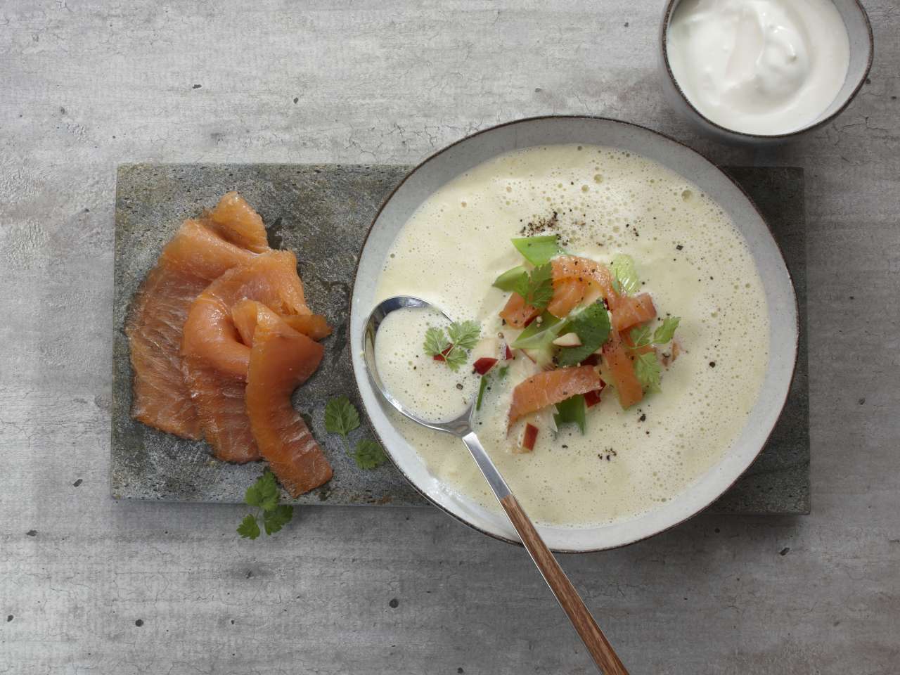 Rezept: Apfelsüppchen mit Räucherlachs