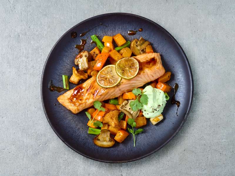 Teriyaki-Lemon-Lachs mit Kürbis und Pilzen
