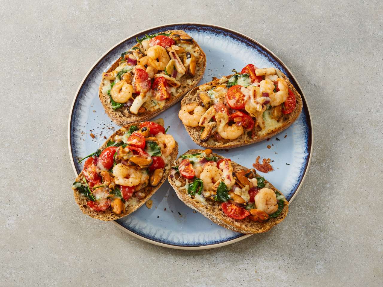 Pizzabrötchen mit Frutti di Mare Pizzabrötchen mit Frutti di Mare