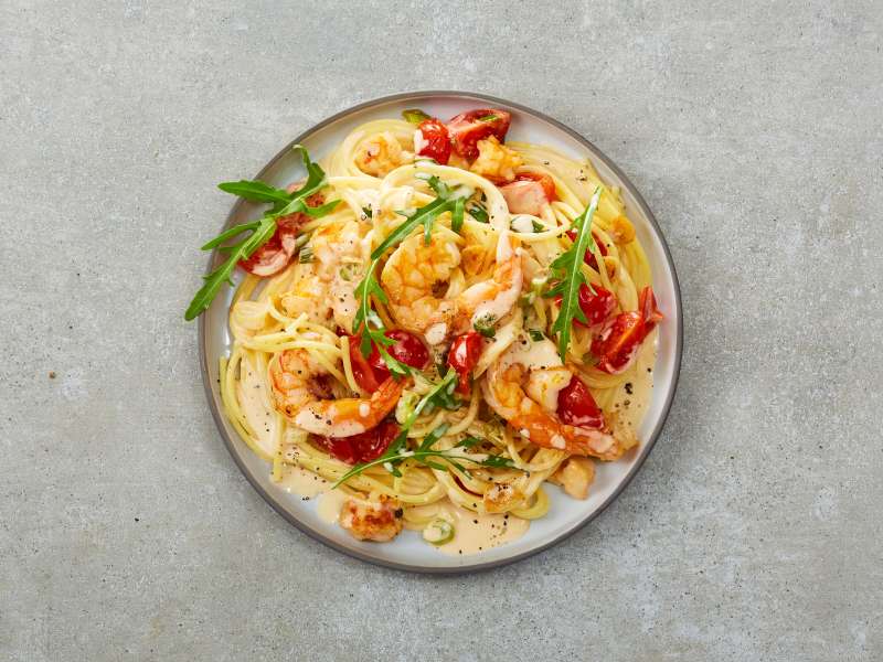 Spaghetti mit Garnelen in Knoblauch-Sahnesauce