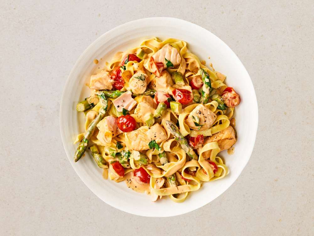 Rezept: Pasta mit Lachs und Spargel in Sahnesauce Rezept: Pasta mit Lachs und Spargel in Sahnesauce