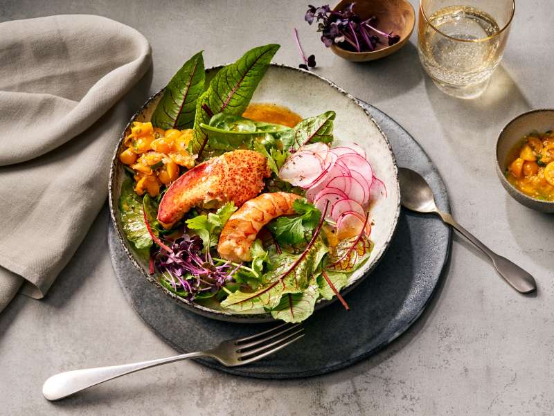 Hummersalat mit Ingwer-Physalis-Relish  Hummersalat mit Ingwer-Physalis-Relish