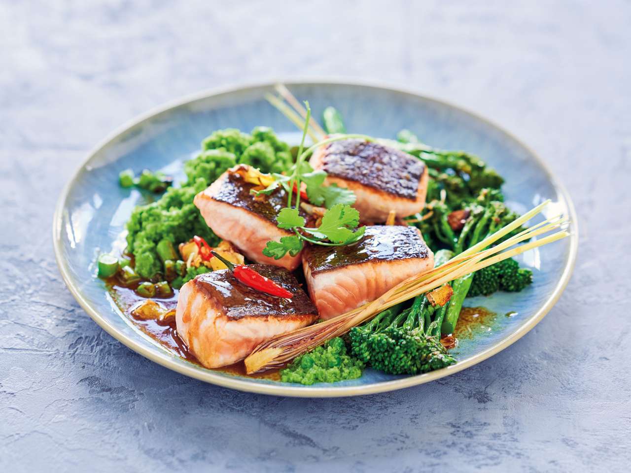 Rezept: Lachswürfel an wildem Brokkoli Rezept: Lachswürfel an wildem Brokkoli