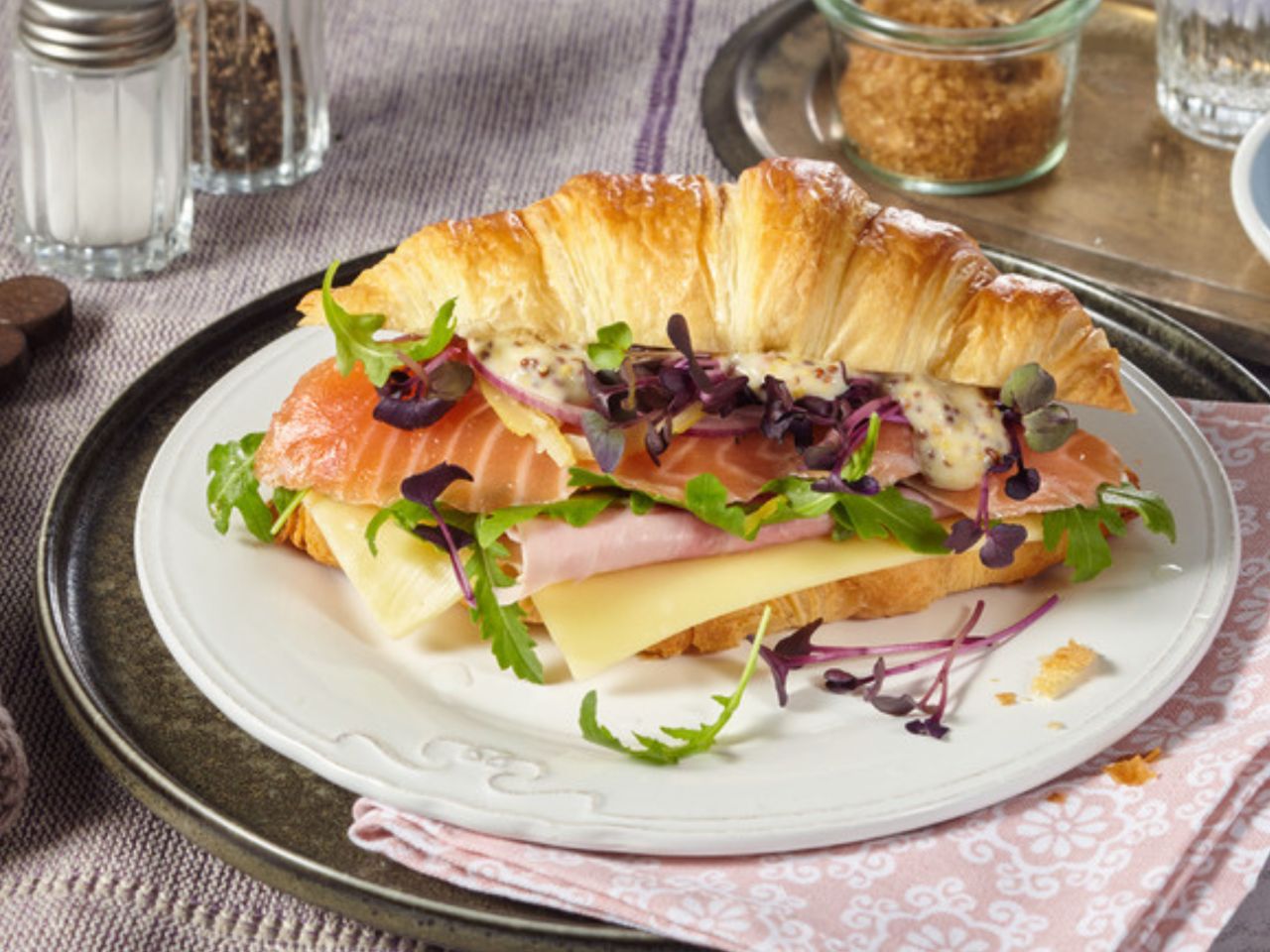 Croissant-Sandwich à la Croque Madame