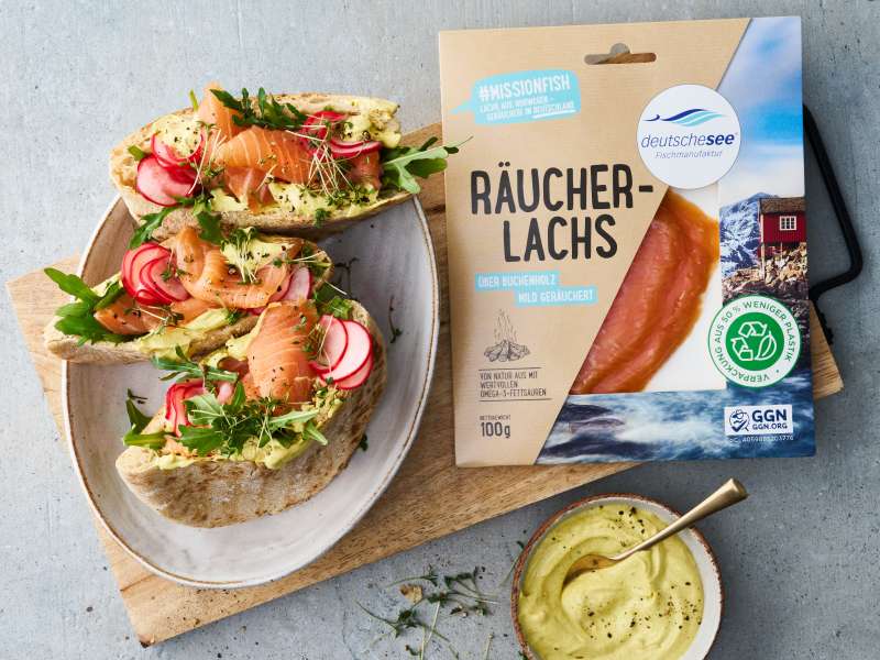 Räucherlachs-Pita mit Curryschmand