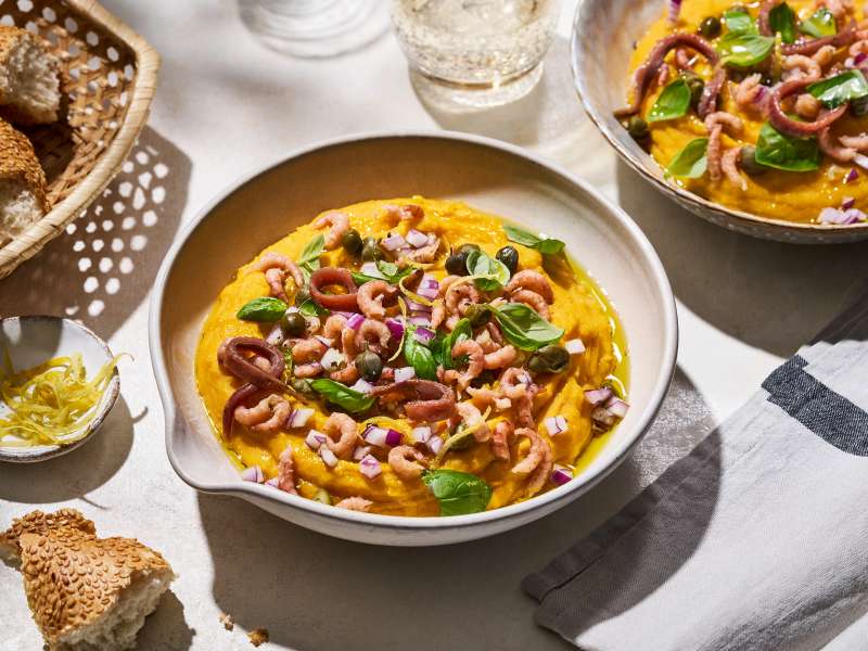 Fava mit Nordseekrabben und Sardellen