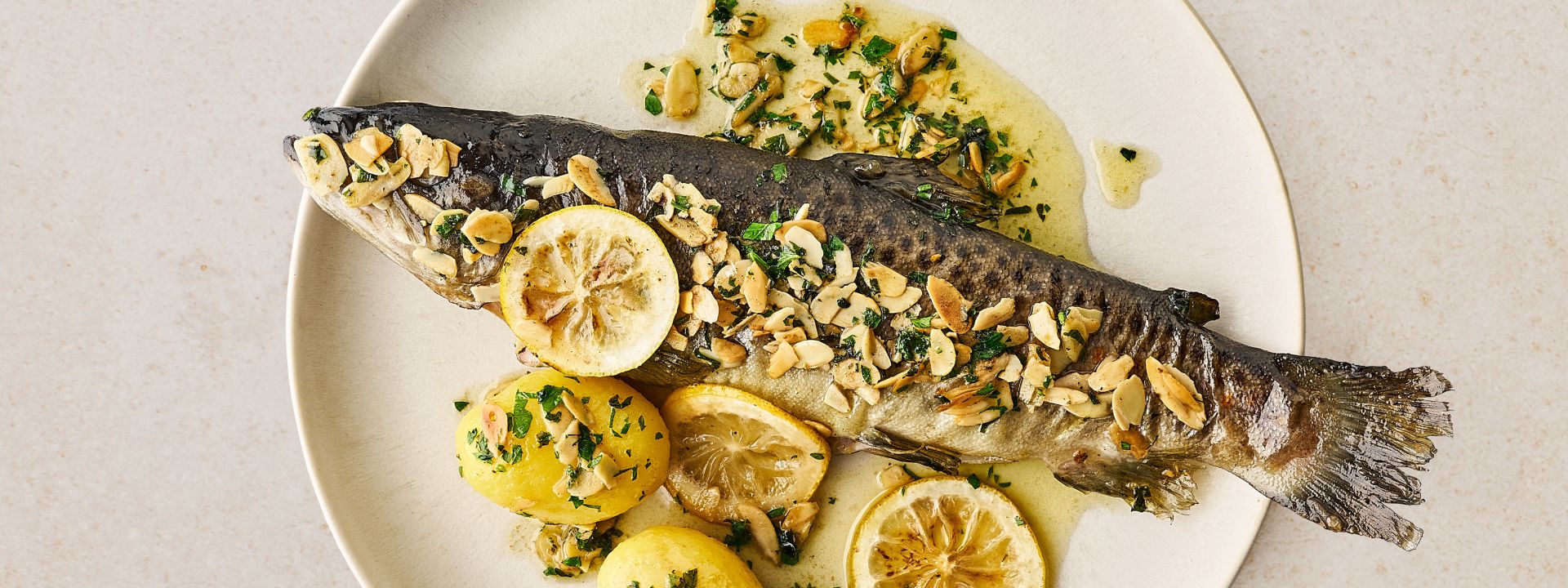 Forelle mit Mandelbutter aus dem Ofen