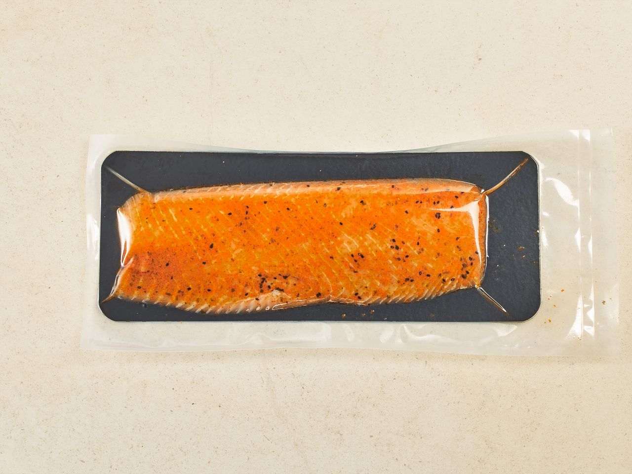 »Shishimi-Togarashi« IKARIMI Räucherlachs