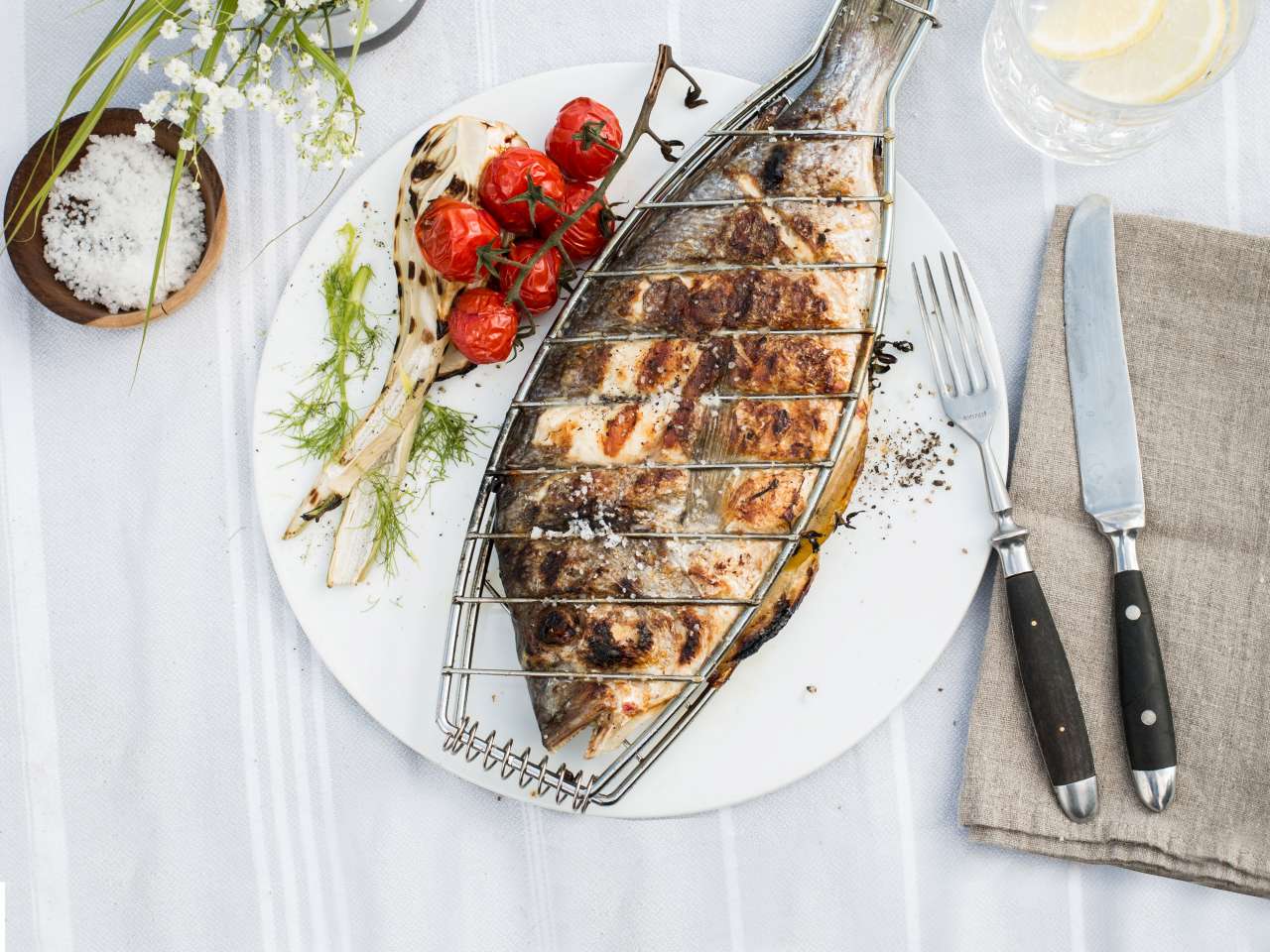 Wie grille ich eine Dorade?