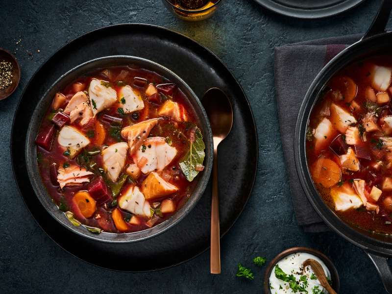 Borschtsch mit Kabeljau und Stremellachs