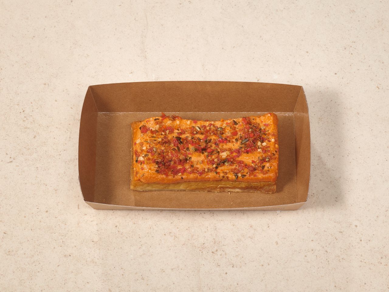 Räucherschnitte »Frischkäse-Tomate«