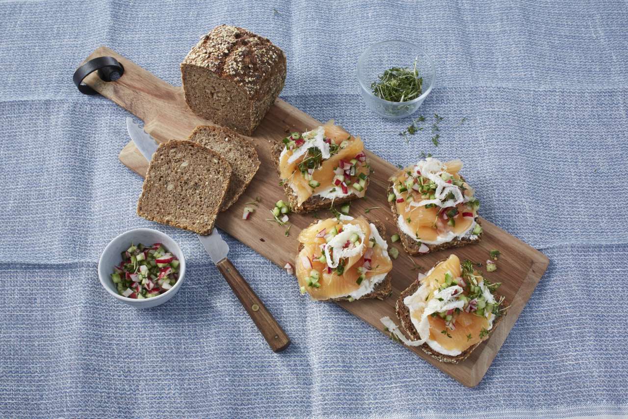 Rezept: Geräucherter Saibling auf Stulle
