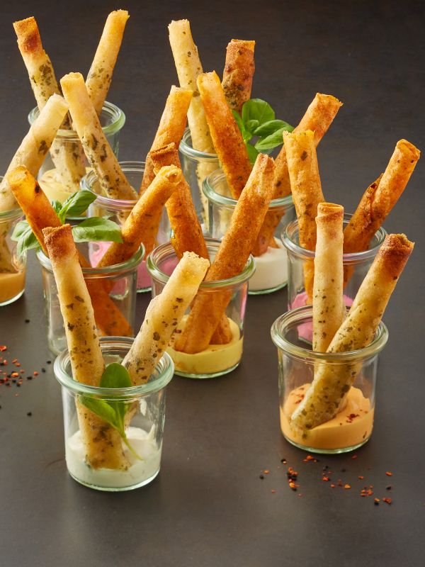 Lachs-Knuspersticks für die Gastronomie: Green Lemon, Pesto & Rauchpaprika Lachs-Knuspersticks für die Gastronomie: Green Lemon, Pesto & Rauchpaprika