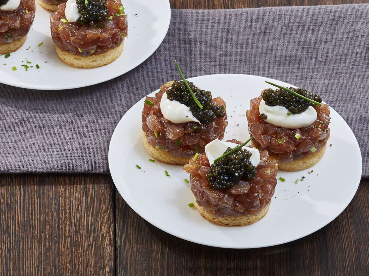 Thunfischtatar mit Kaviartopping