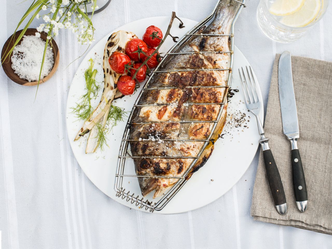 Wie grille ich eine Dorade?