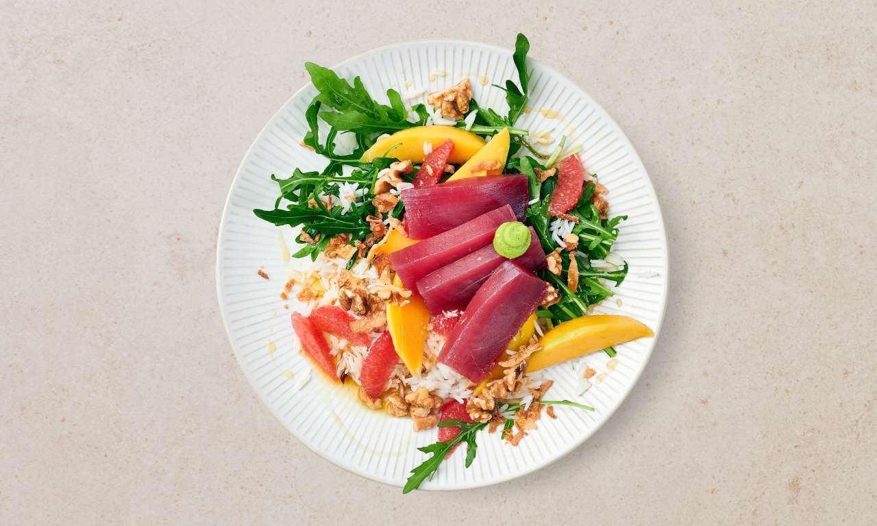 Rezept: Thunfisch-Sashimi mit Mango-Grapefruit-Salat Rezept: Thunfisch-Sashimi mit Mango-Grapefruit-Salat