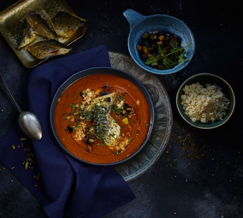 Auberginensuppe mit Currymakrele