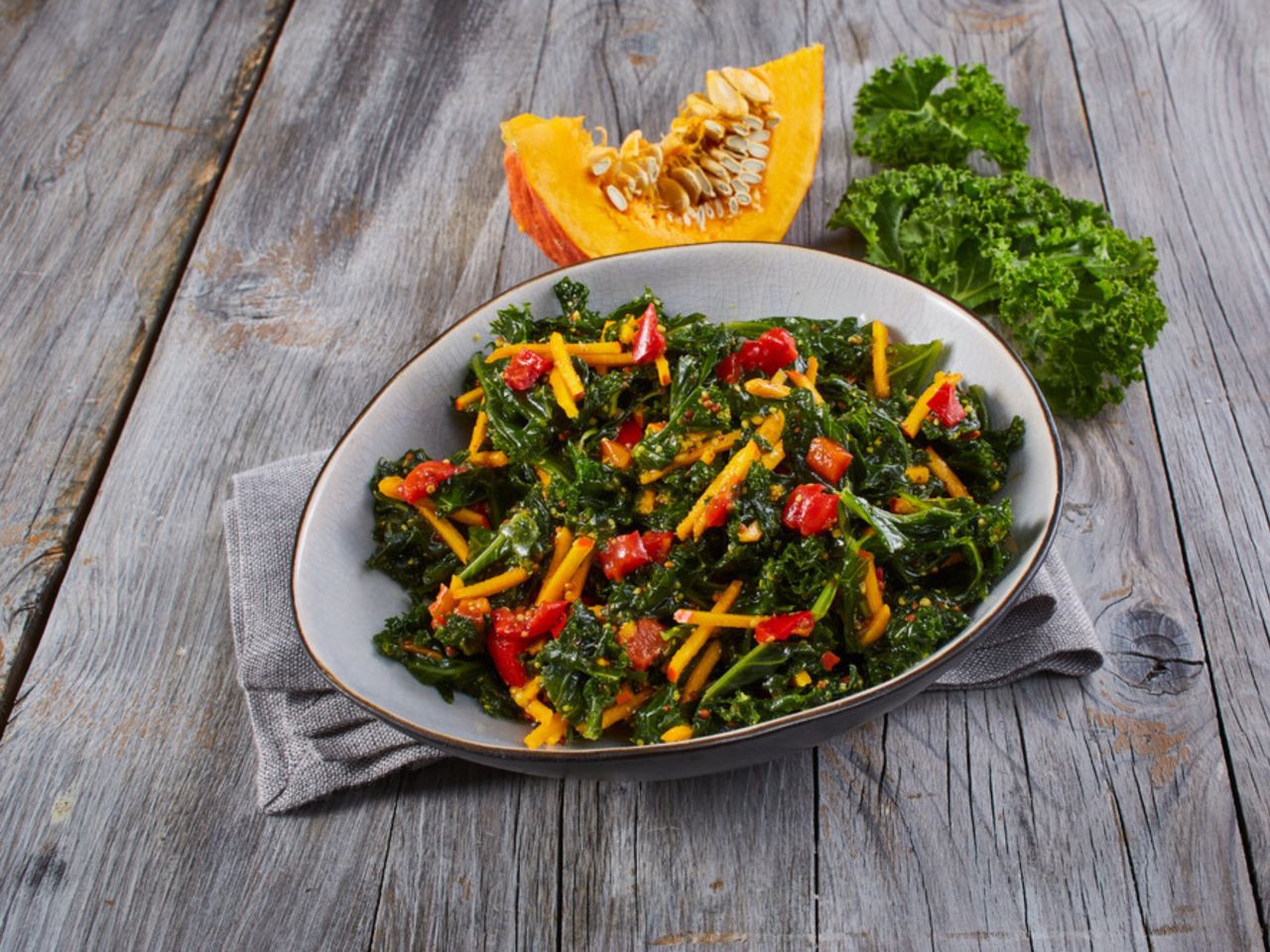 KALE SALAT MIT KÜRBIS