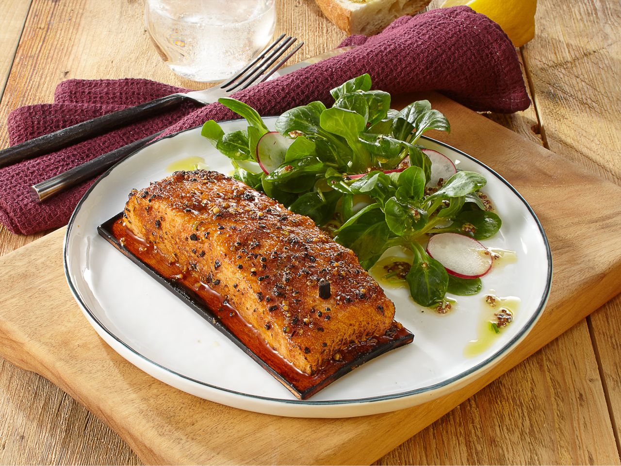 Mini-Plankenlachs Brettchen · 4 Stück Mini-Plankenlachs Brettchen · 4 Stück