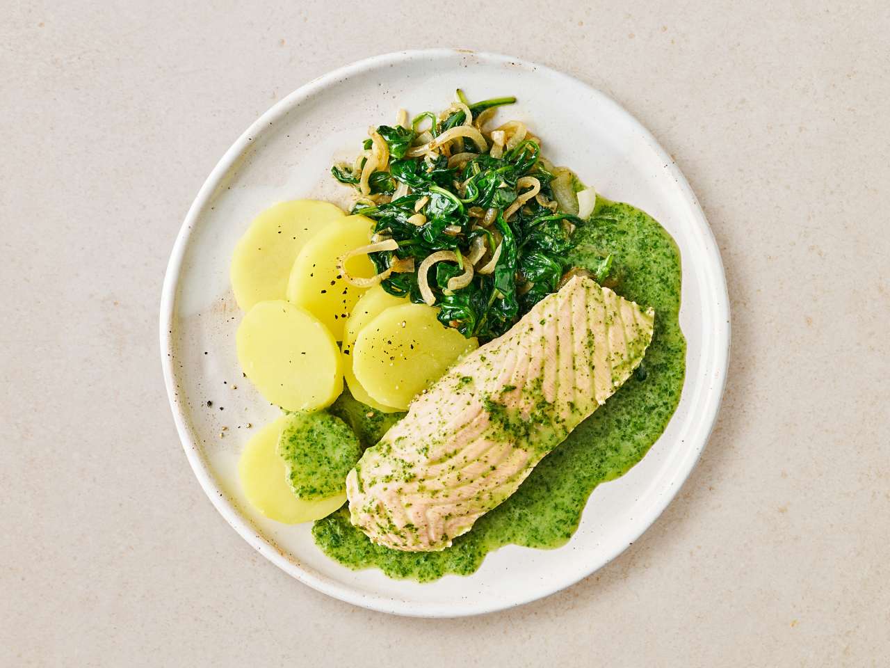 Lachs in Petersiliensauce