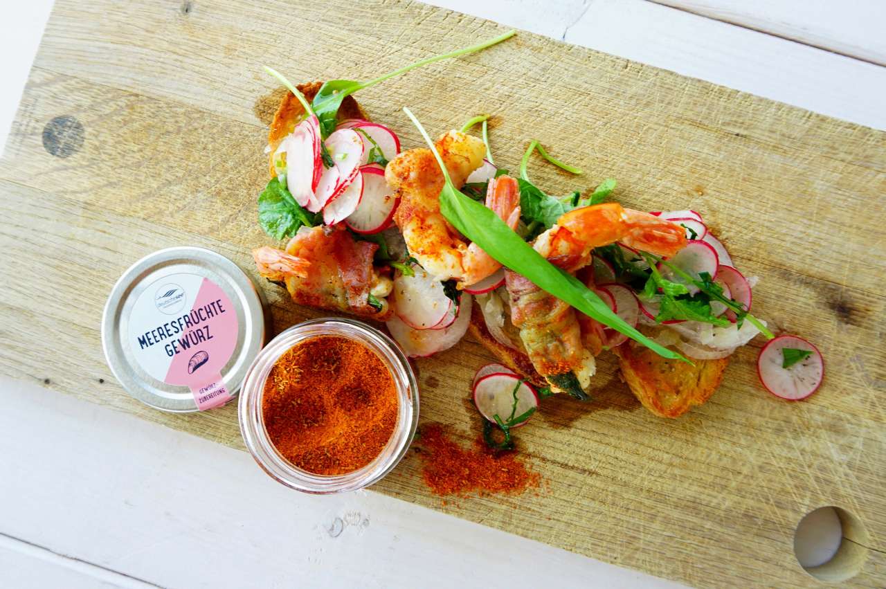 Rezept: Garnelenröllchen auf Stulle Rezept: Garnelenröllchen auf Stulle