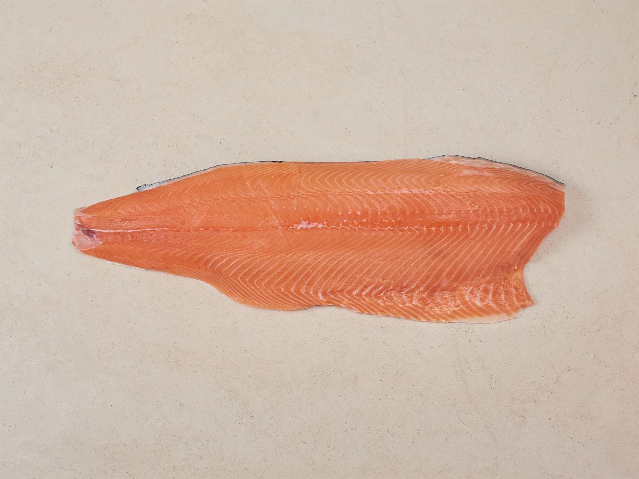 Färöer Lachs-Filet (Sashimi Qualität) · Pre-Rigor Färöer Lachs-Filet (Sashimi Qualität) · Pre-Rigor