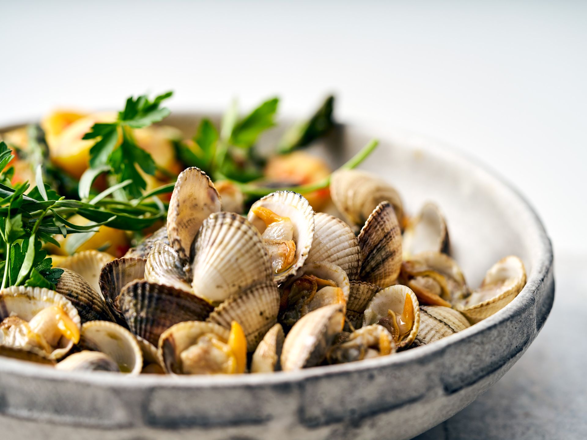Herzmuscheln mit Miso-Kartoffelsalat Herzmuscheln mit Miso-Kartoffelsalat