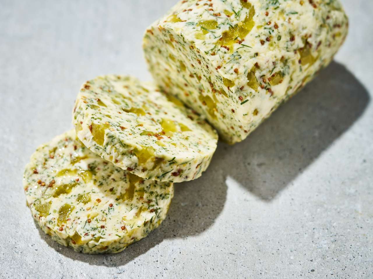 Dill-Senfgurken-Butter