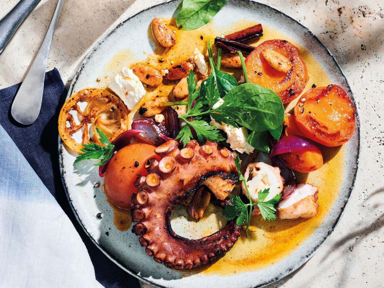 Rezept: Pulpo mit Aprikosen, Honig und Zimt Rezept: Pulpo mit Aprikosen, Honig und Zimt