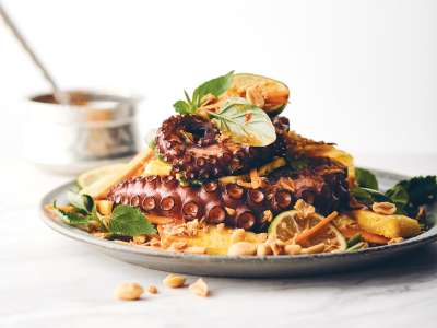 Pulpo mit spicy Ananassalat