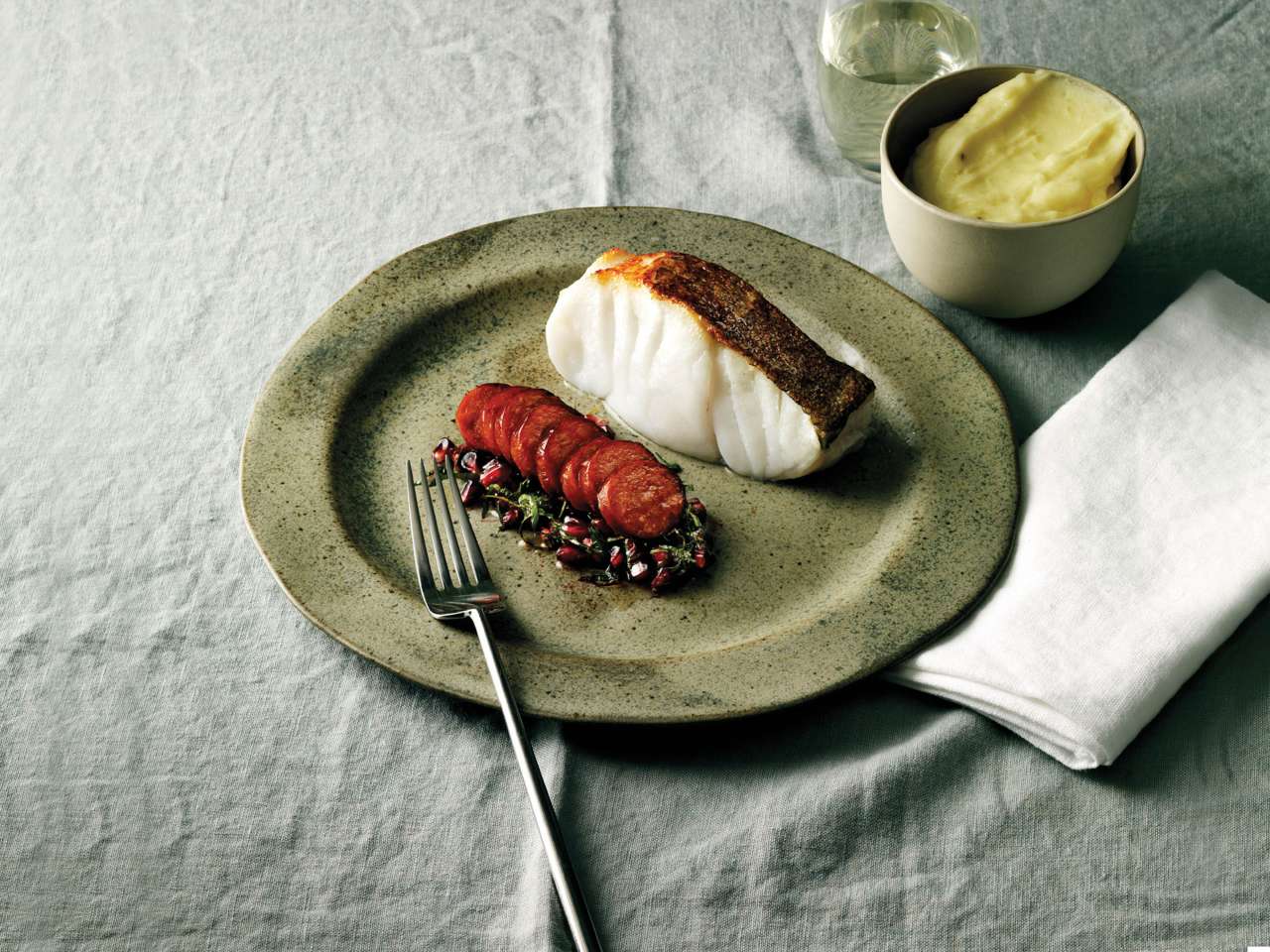 Rezept: Gebratener Skrei mit Chorizo und Kartoffelpüree