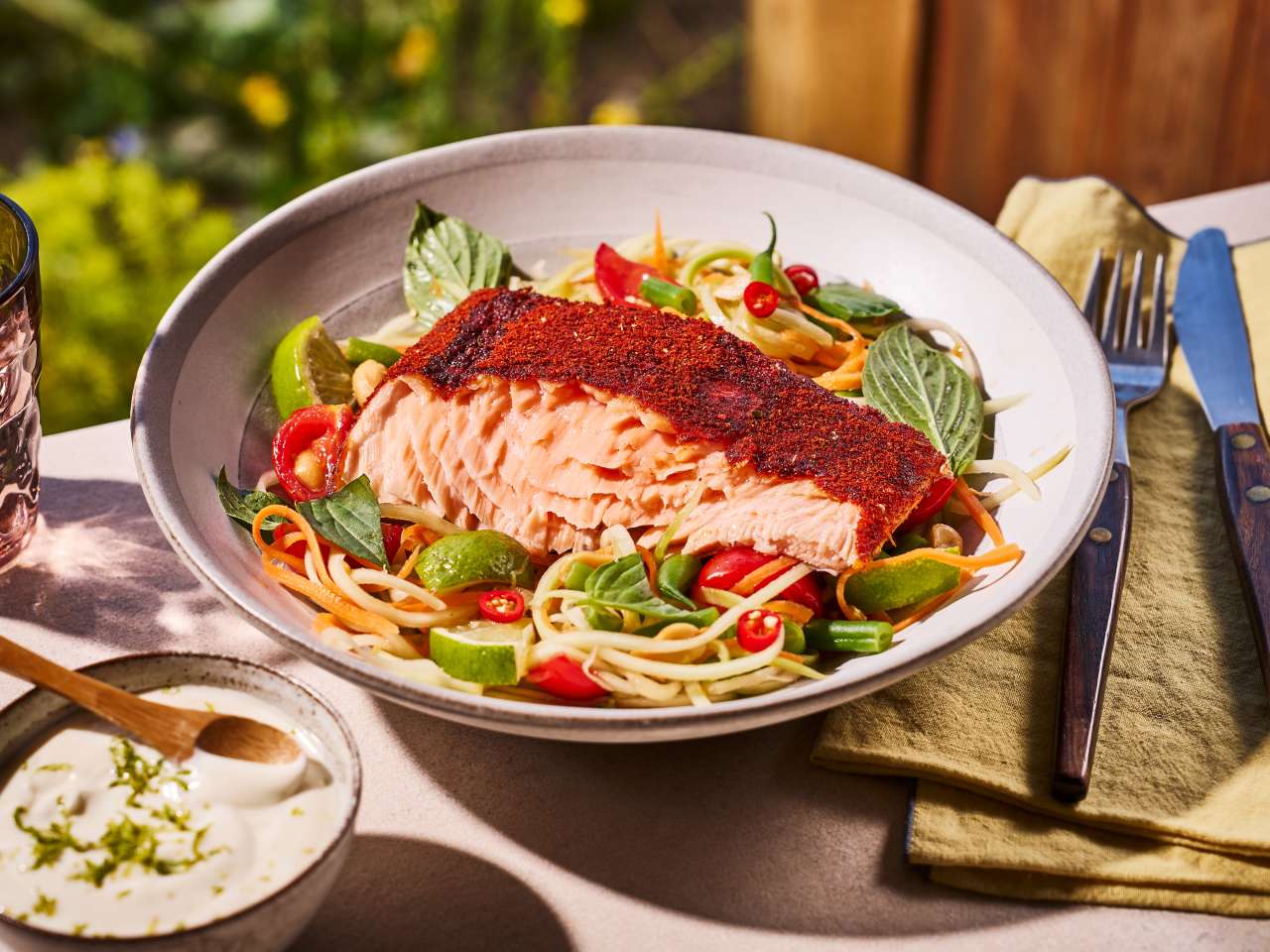 Rezept: Plankenlachs mit spicy Papaya-Salat 