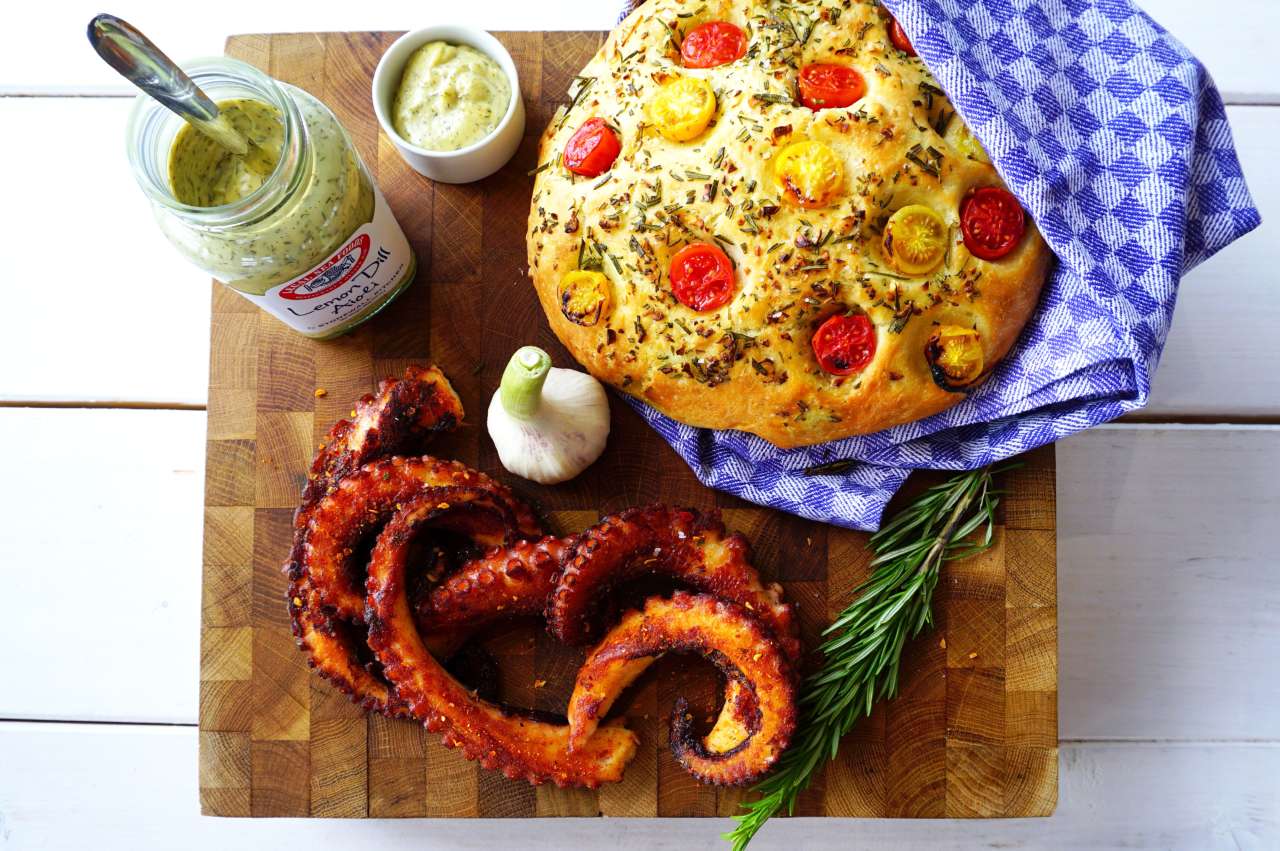 Pulpo mit Tomaten-Focaccia