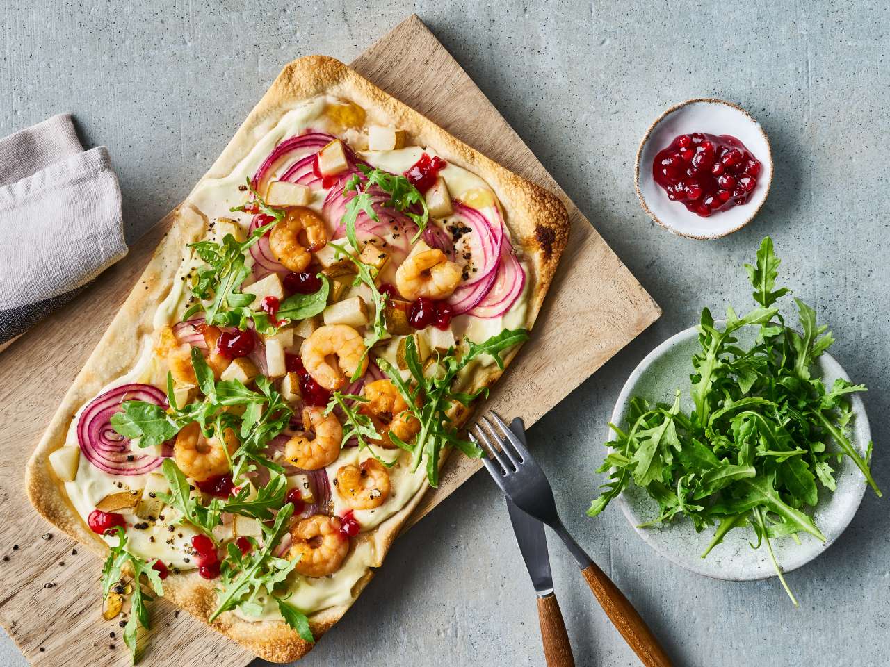 Flammkuchen mit Rauchgarnelen