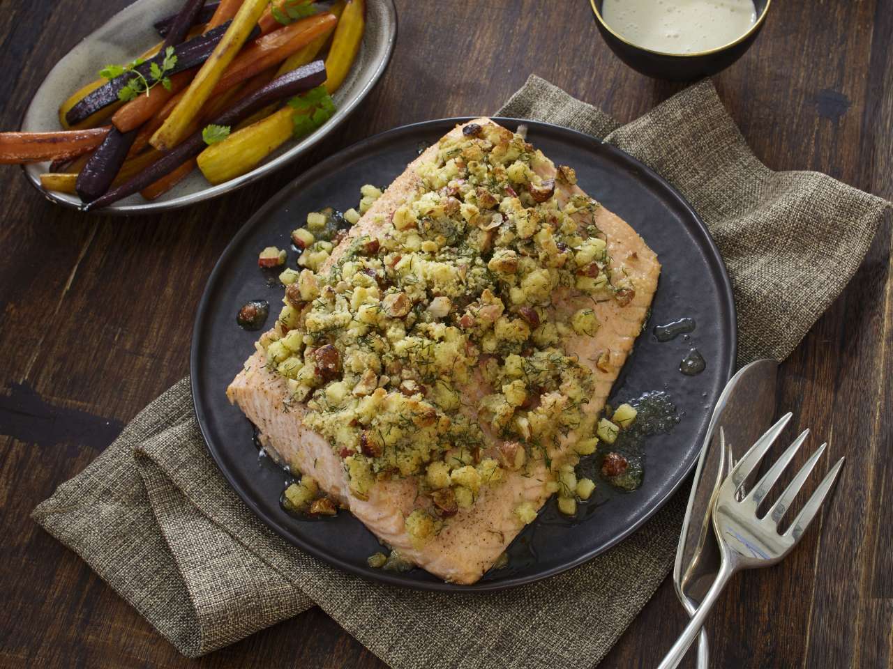 Färöer Lachs mit Apfel-Nuss-Kruste Färöer Lachs mit Apfel-Nuss-Kruste